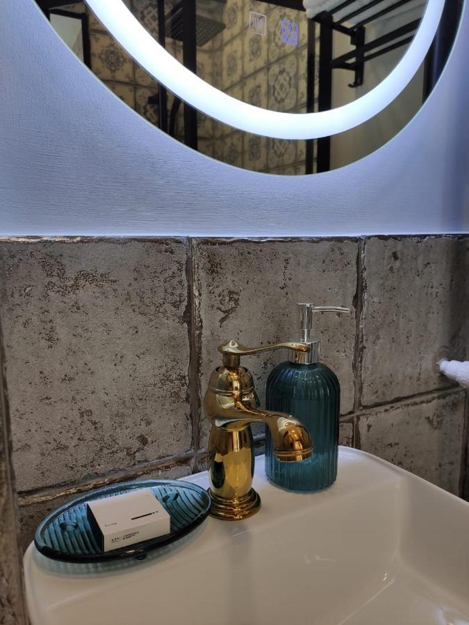 Qin Boutique Hotel 第比利斯 外观 照片