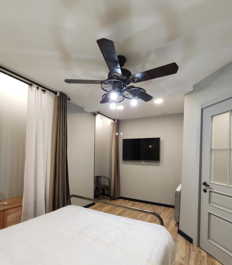 Qin Boutique Hotel 第比利斯 外观 照片