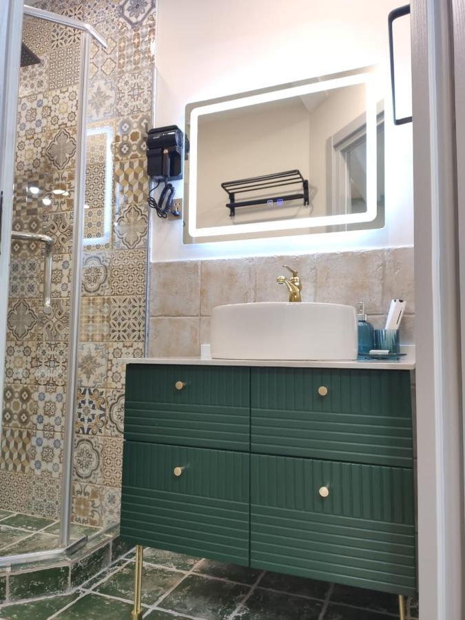 Qin Boutique Hotel 第比利斯 外观 照片