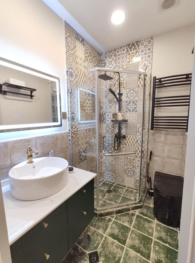Qin Boutique Hotel 第比利斯 外观 照片